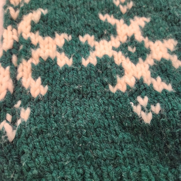 Chunky Knit Homemade Nordic Snowflake Fair Isle Sweater ❄️ - Picture 8 of 13